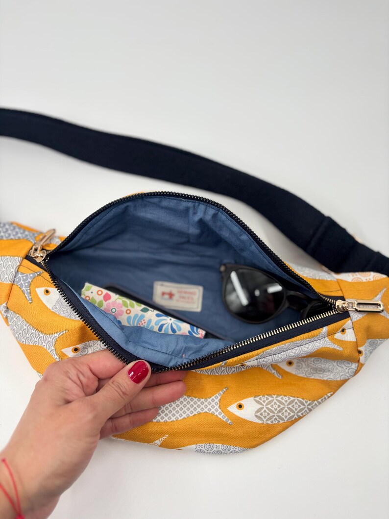 Single Strap Fish Print Chest Bag - Casual Crossbody Sling